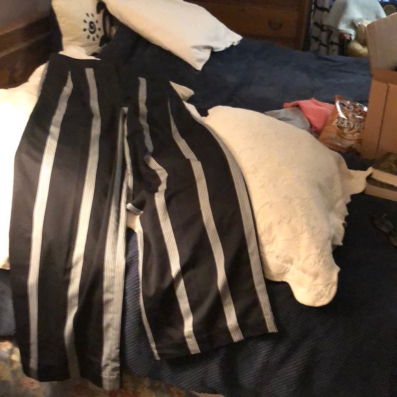 Black and white stripe pants size 4 - Picture 2 of 5